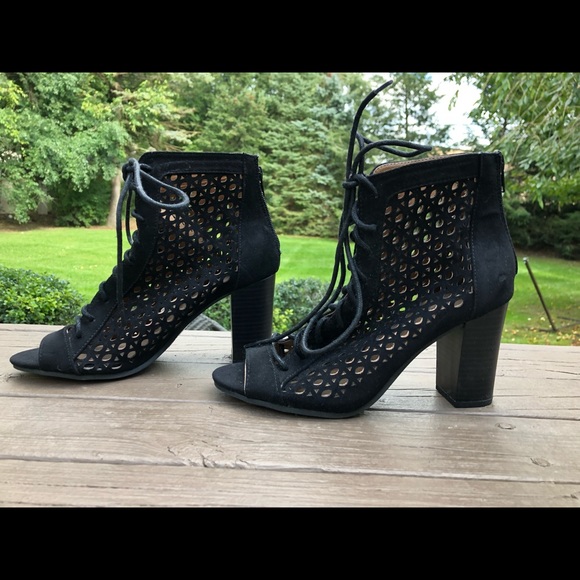 Qupid women’s black suede lace booties - Picture 4 of 8